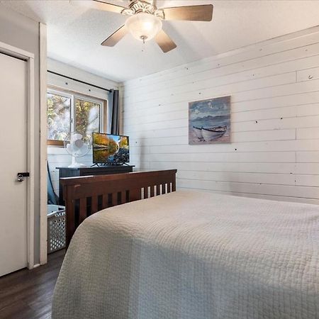 Вілла Pinewood Escape Breezy Point Екстер'єр фото