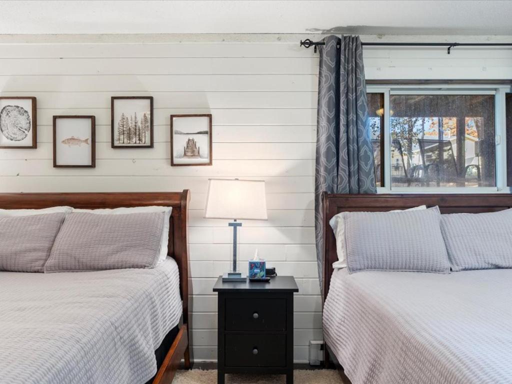 Вілла Pinewood Escape Breezy Point Екстер'єр фото