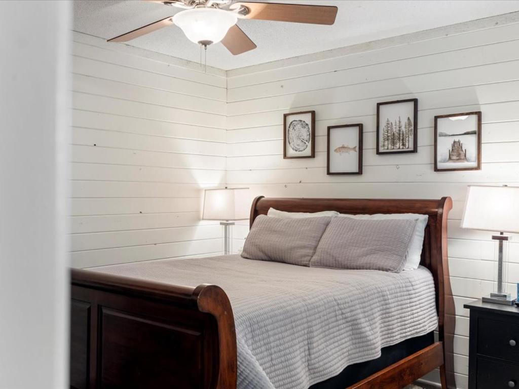 Вілла Pinewood Escape Breezy Point Екстер'єр фото